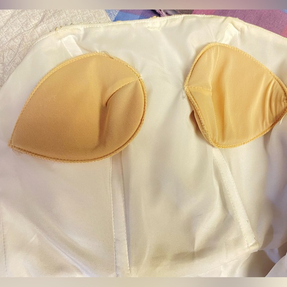 Size 0 Wedding Dress - Picture 14 of 17